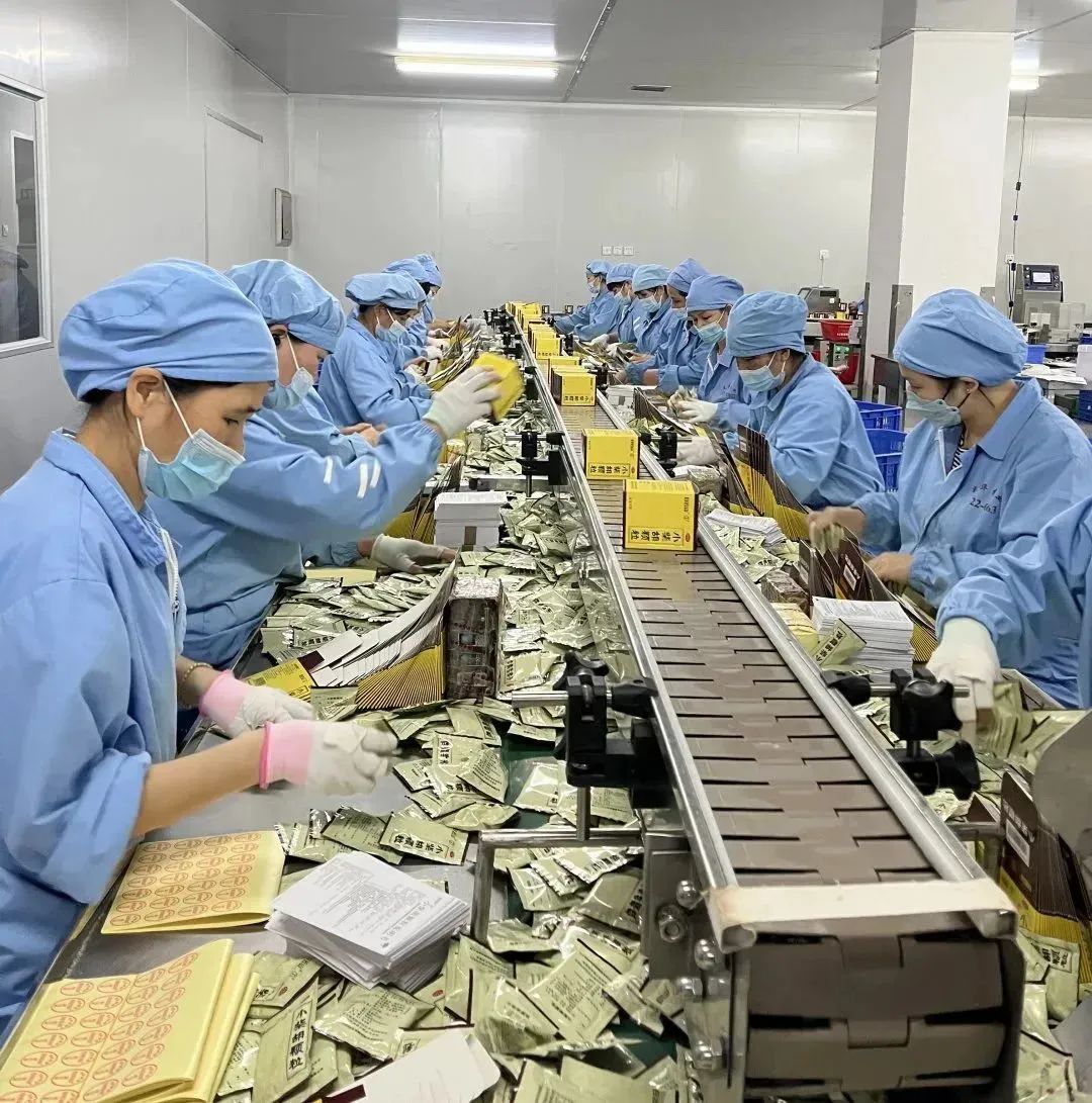 千方百计保供给 使命必达齐抗疫 ——白云山光华多志成城奋力篡夺“双成功”