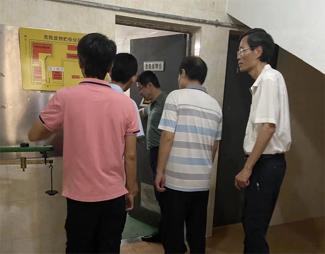 “四不两直”强监督 拧紧节日“安全阀” ——白云山光华公司纪委发展中秋、国庆节前专项监督查抄